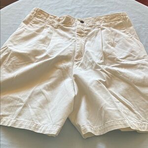 Lee Women's White Flat Front Cotton Shorts